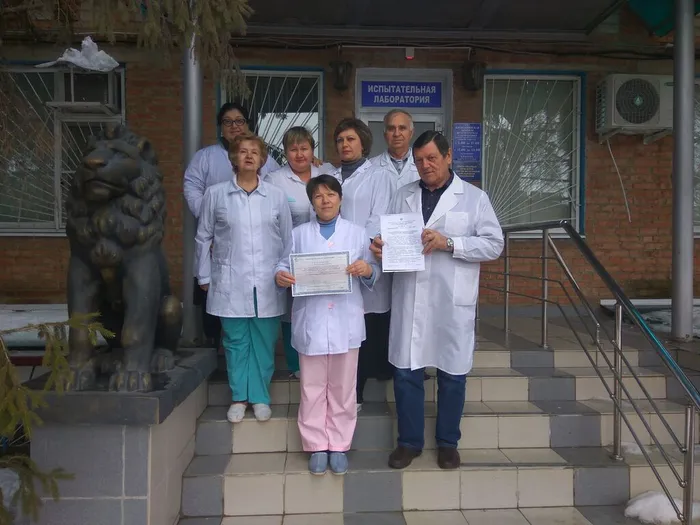 В.П.Ткаченко-заместитель-директора-с-заведующими-отделов